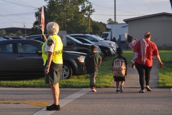 School Crossing Guards Needed in Davenport for Upcoming School Year